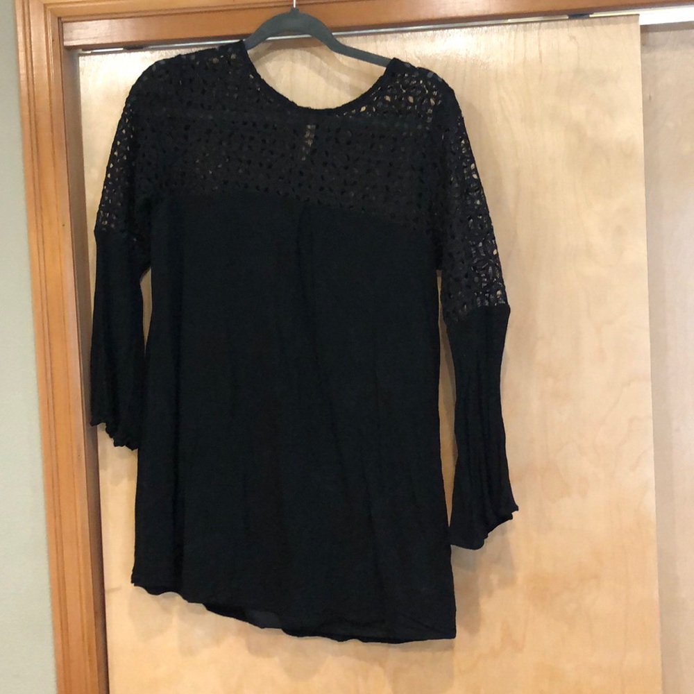 GUC black tunic with lace detail